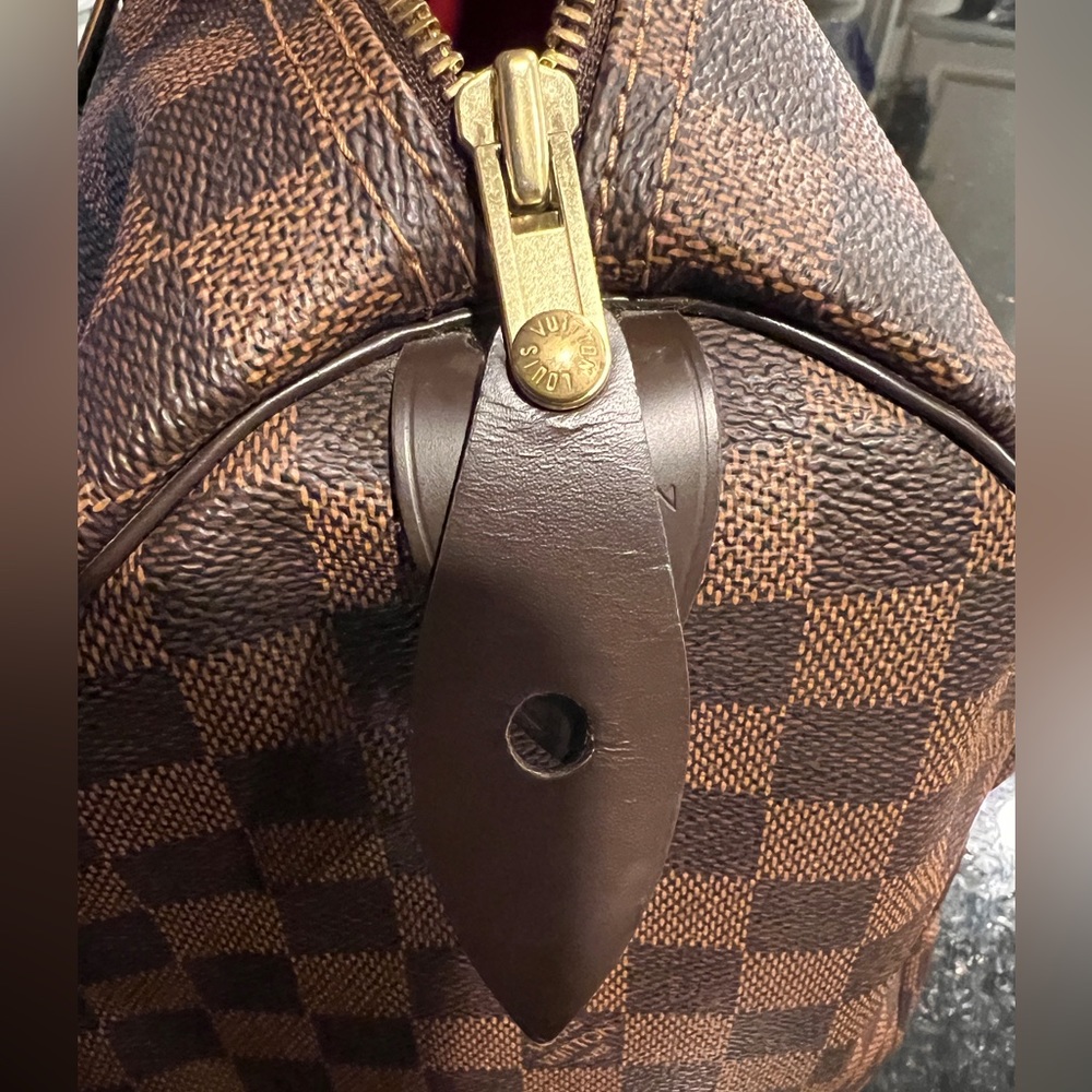 Authentic Louis Vuitton - Picture 7 of 11